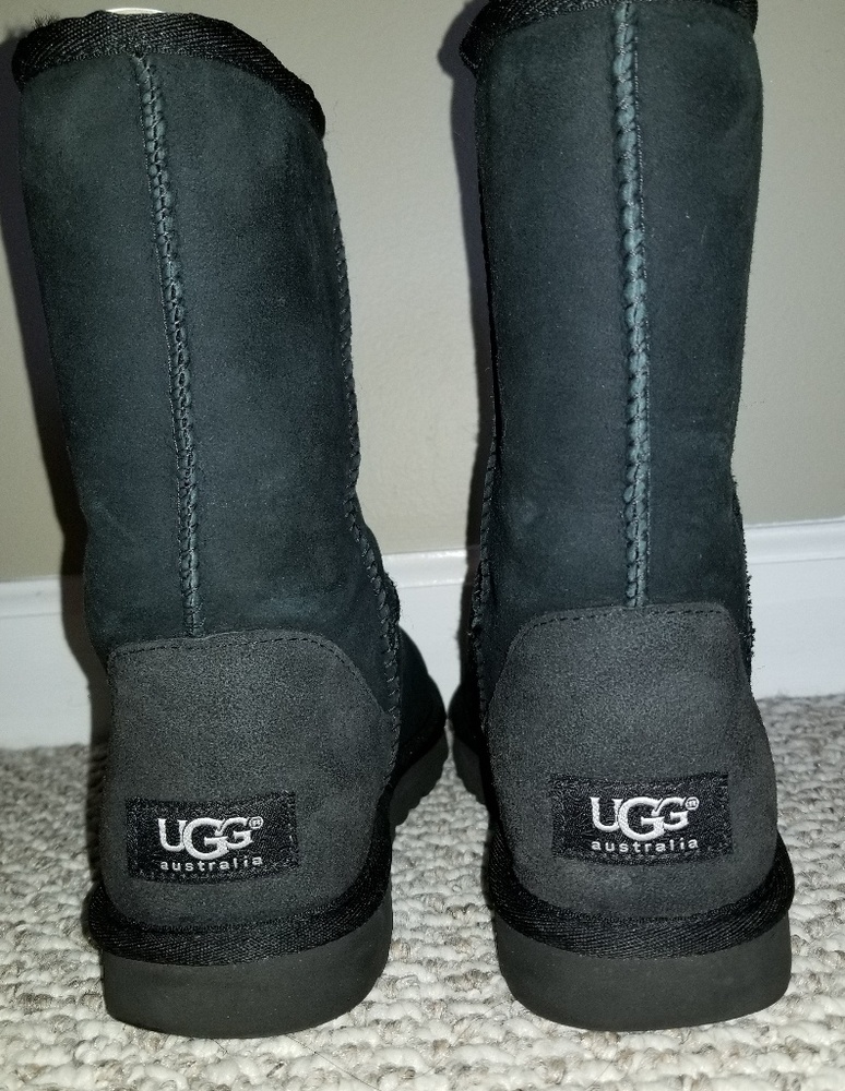 classic short black ugg boots